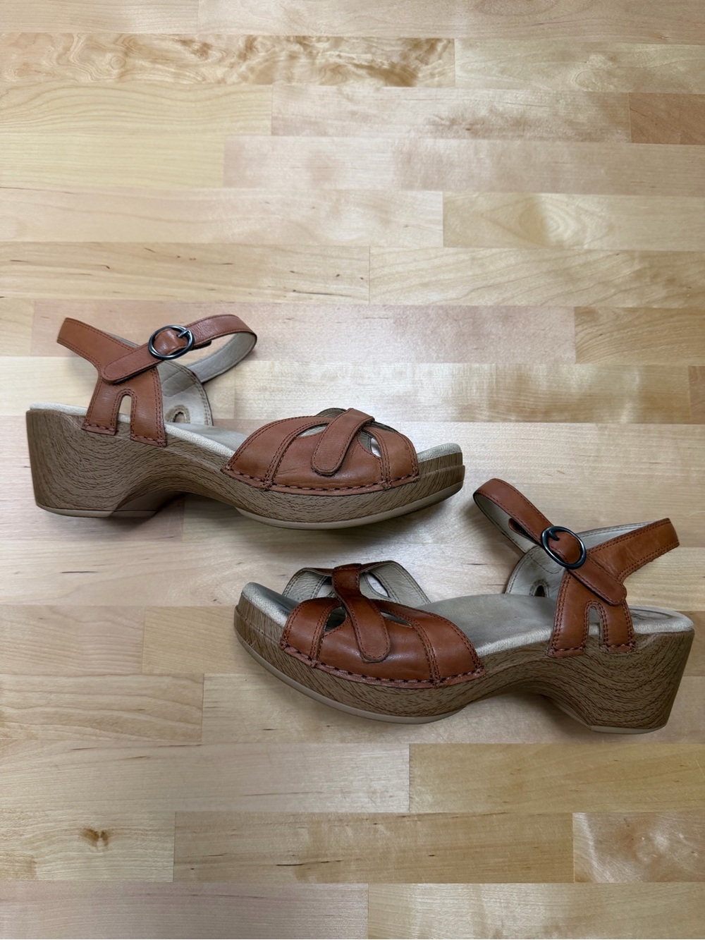 Dansko Season Sandal in Camel Full Grain leather size 40 - Picture 2 of 7